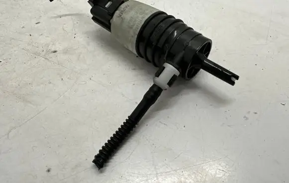 BMW 3 F30 F35 F31 Windscreen/windshield washer pump 7298309