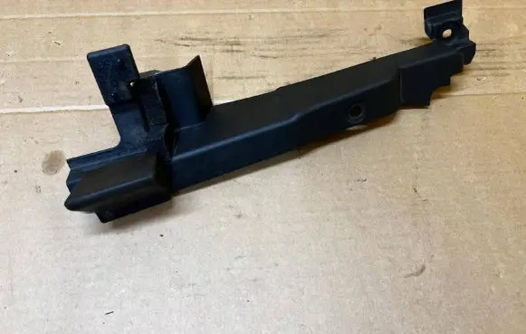 Renault Koleos II Fender mounting bracket 663765260R 663762512R