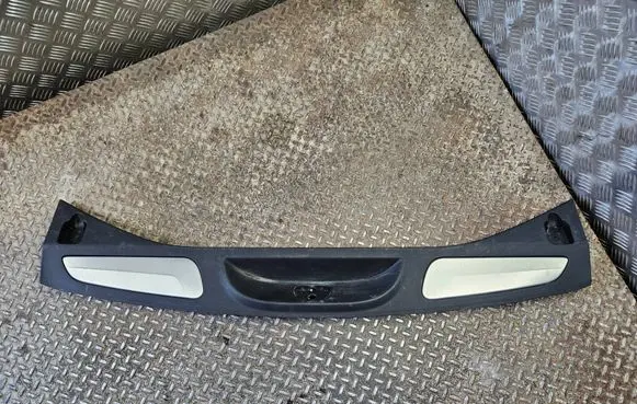 Jeep Grand Cherokee Trunk/boot sill cover protection P101049070BLR 101049070BLR P1NR39DX9AG