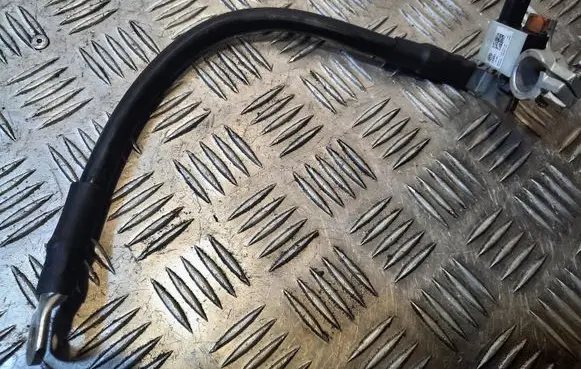 Audi A4 Allroad Positive cable (battery) 8T0915181