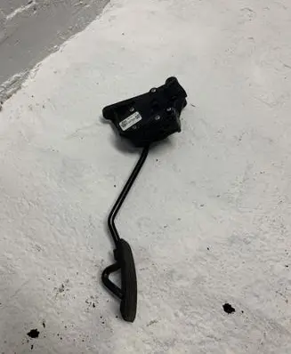 Opel Zafira B Accelerator throttle pedal 6PV00811500 9202343