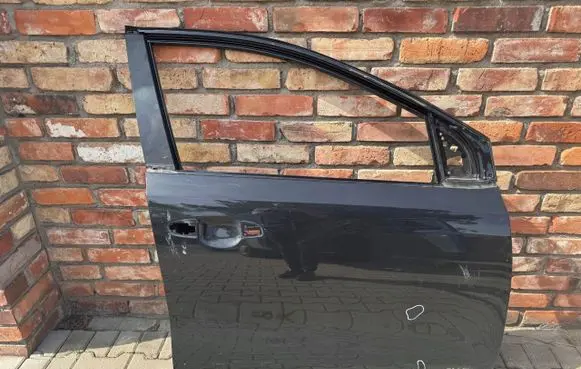 KIA Sportage Front door