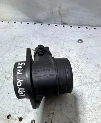 Volkswagen Golf V Mass air flow meter 038906461B 0281002531