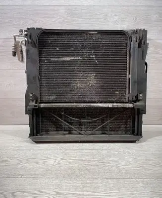 BMW X5 E53 Radiator mount bracket 1439105