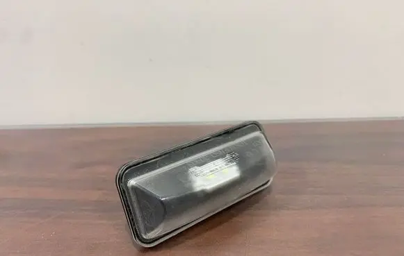 Subaru Forester SK Number plate light 30905