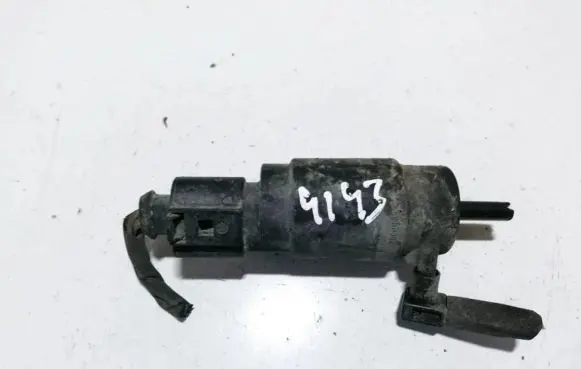 Mercedes-Benz C W203 Windscreen/windshield washer pump 3090179