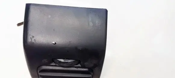 Volkswagen Golf III Dash center air vent grill 1H6819704