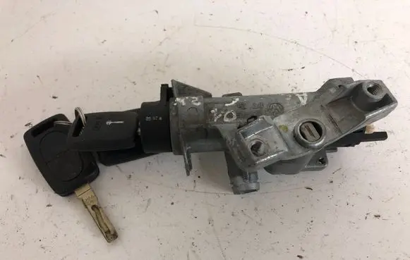 Audi A6 S6 C5 4B Ignition lock