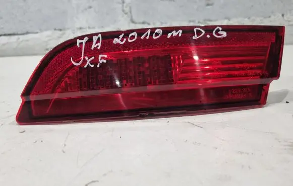 Jaguar XF Tailgate rear/tail lights 8X2315K272CD
