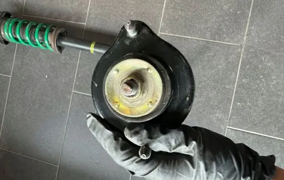 Mitsubishi Lancer Rear shock absorber/damper MN100475