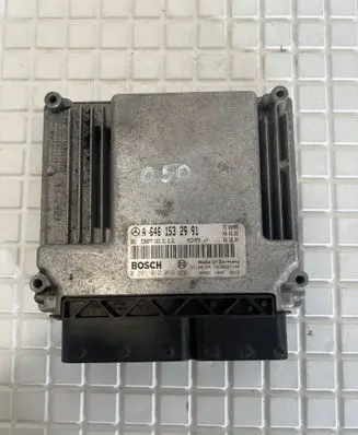 Mercedes-Benz Vito Viano W639 Engine control unit/module A6461532991 1039S07144 0281012069