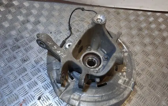 BMW 5 F10 F11 Rear wheel hub 6793769