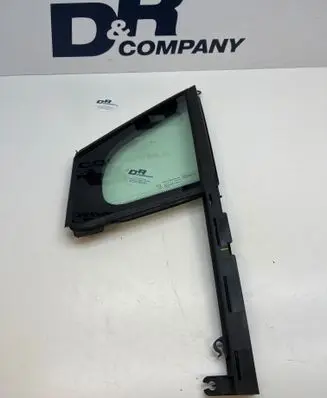 Peugeot 5008 Front door vent window glass four-door 9683176380