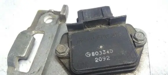 Opel Astra F Ignition amplifier control unit 90360315