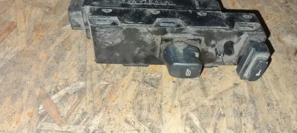 Volvo S60 Electric window control switch 30746075