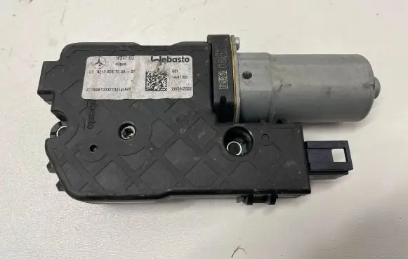 Mercedes-Benz GLA H247 Sunroof motor/actuator A2139067003