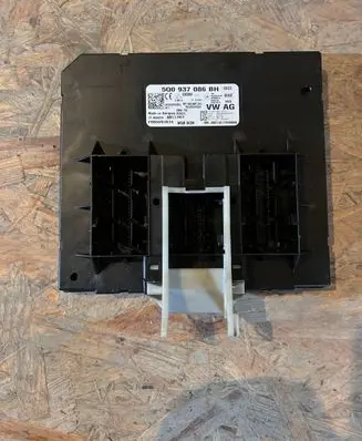 Volkswagen PASSAT B8 Comfort/convenience module 5Q0937086BH