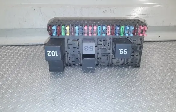 Volkswagen Transporter - Caravelle T4 Fuse module 357937039