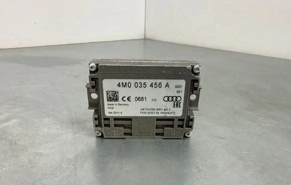 Audi A4 S4 B9 Aerial antenna amplifier 4M0035456A