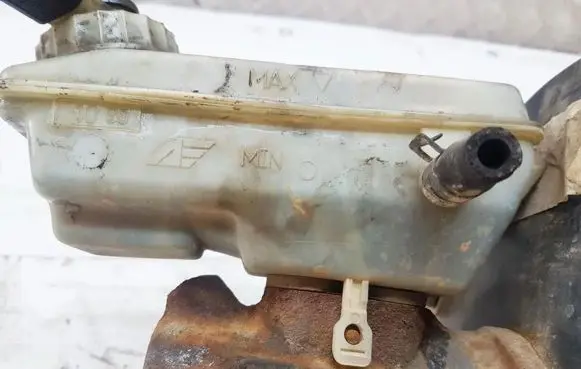 Ford Galaxy Master brake cylinder