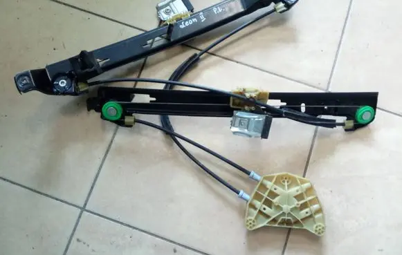 Seat Leon (1P) Front door window regulator with motor NE3796