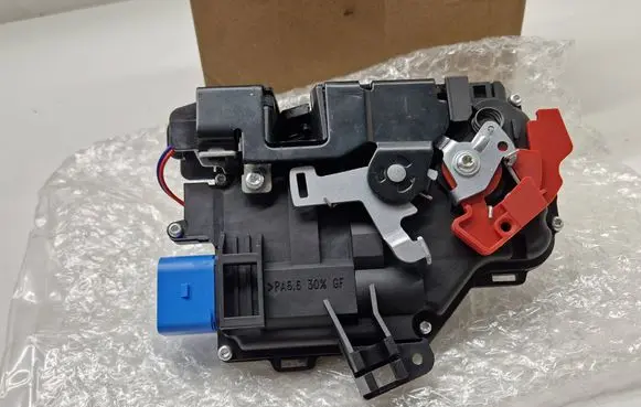 Volkswagen Golf V Front door lock 3D1837015A