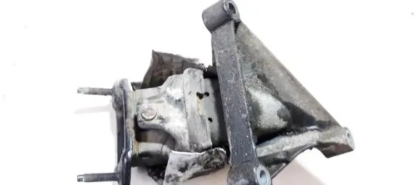 Chrysler 300M Engine mount bracket