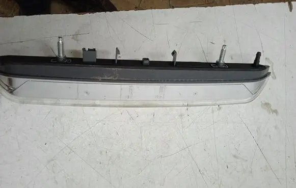 Peugeot 308 Third/center stoplight 9802932180