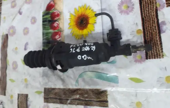 Peugeot 406 Clutch slave cylinder 