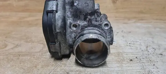 Volvo V50 Throttle valve 28275019
