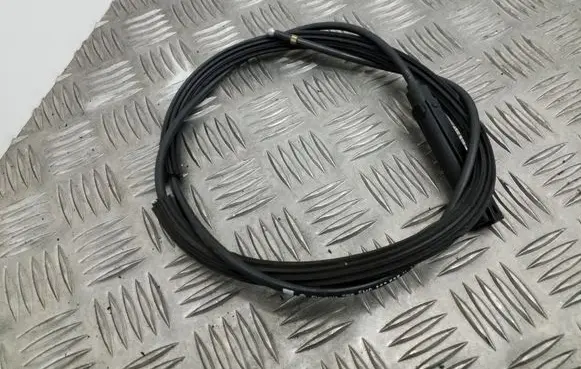 Volkswagen Golf Plus Engine bonnet/hood lock release cable 5M0823535