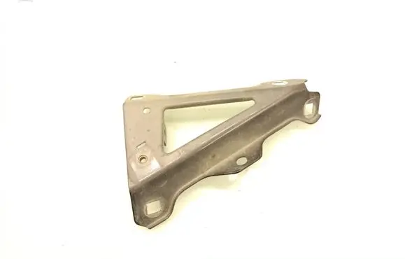 Fender mounting bracket