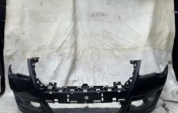Volkswagen PASSAT B6 Front bumper 3c0807221c