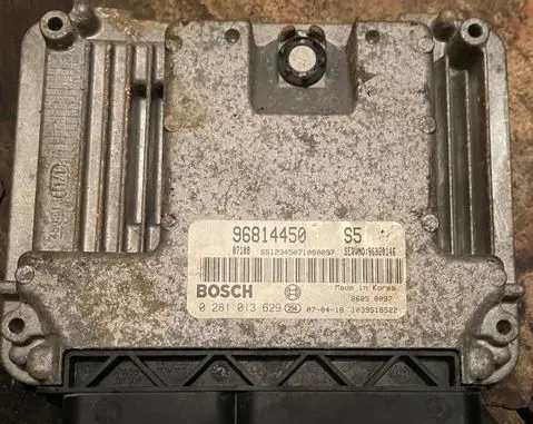 Chevrolet Epica Engine control unit/module 0281013629