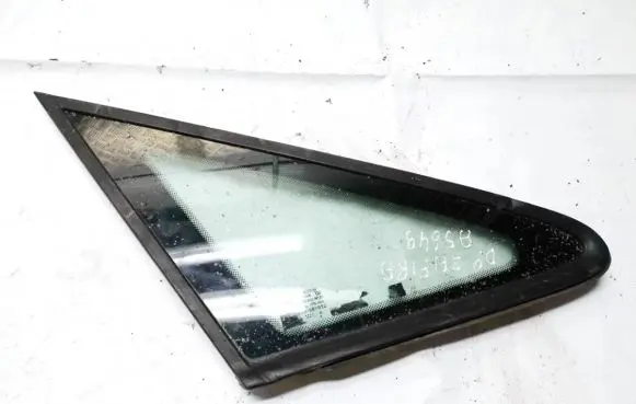 Opel Zafira A Front triangle window/glass 
