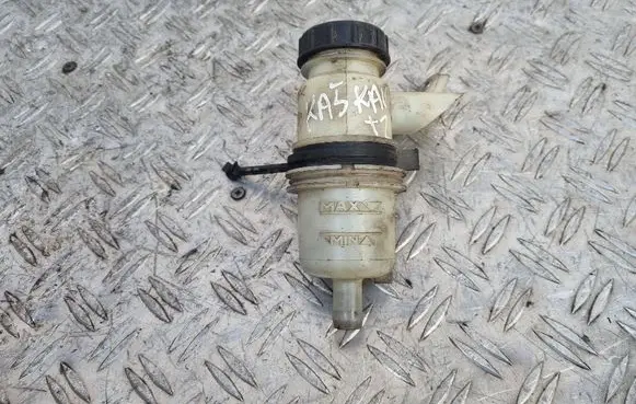 Nissan Qashqai+2 Power steering fluid tank/reservoir