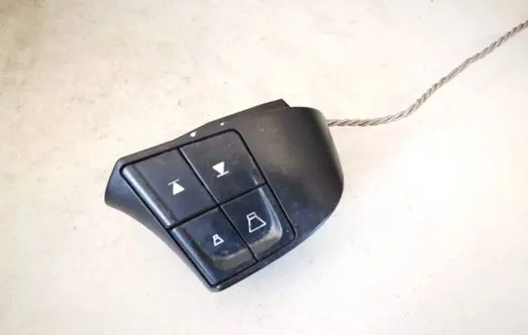 Volvo V50 Steering wheel buttons/switches 30739641