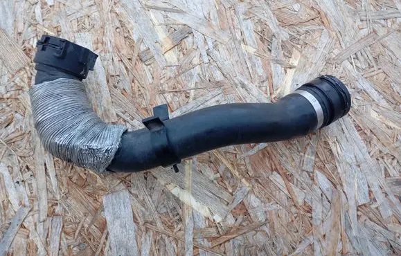 BMW 1 E81 E87 Engine coolant pipe/hose 7552404