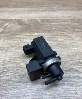 BMW 1 E81 E87 Turbo solenoid valve 2247906 72279600