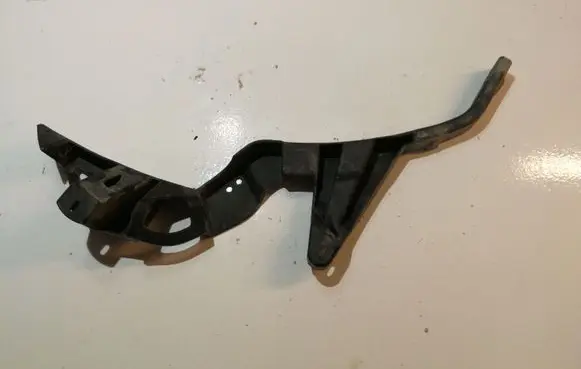 Audi A2 Front bumper mounting bracket 8Z0854729