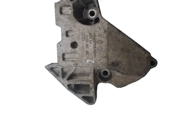 Volkswagen PASSAT B6 Engine mounting bracket 06F199207H
