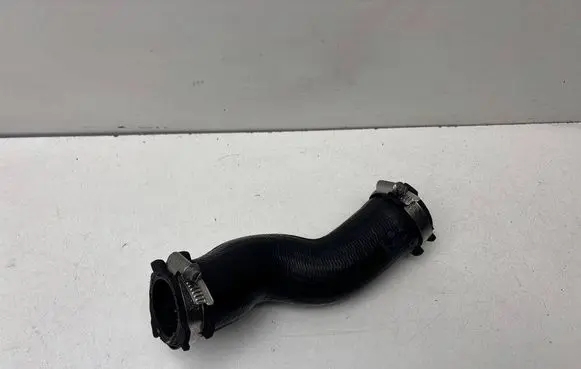 Audi Q7 4L Intercooler hose/pipe 7L8145980
