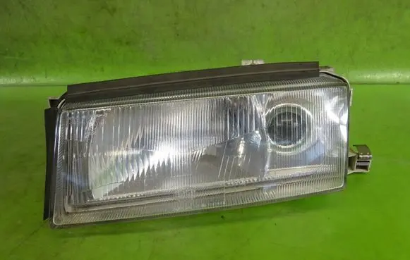 Skoda Octavia Mk1 (1U) Headlight/headlamp 246085-00