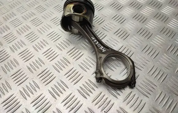 Volkswagen Touareg II Piston with connecting rod CRC