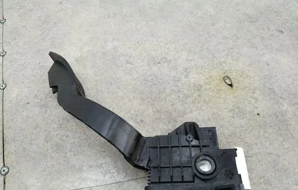 Opel Corsa E Accelerator throttle pedal 