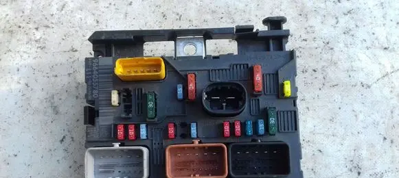 Peugeot 207 BSM Control unit 9664055780