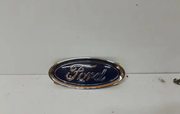 Manufacturer badge logo/emblem