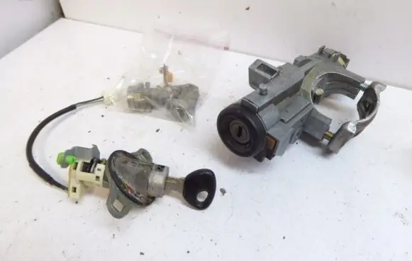 Mazda 323 F Ignition lock