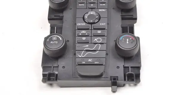 Volvo V50 Climate control unit 8697155