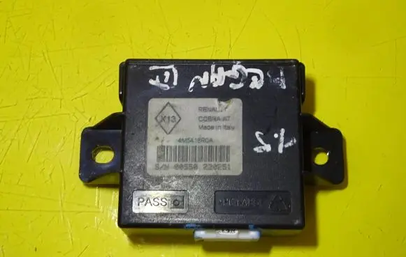 Renault Megane III Alarm control unit/module 4M5418R0A
